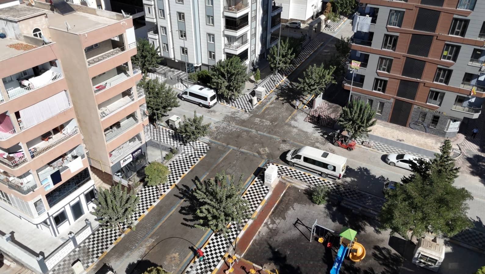 Karaköprü şenevler'de büyük dönüşüm: 16 sokak yenilendi