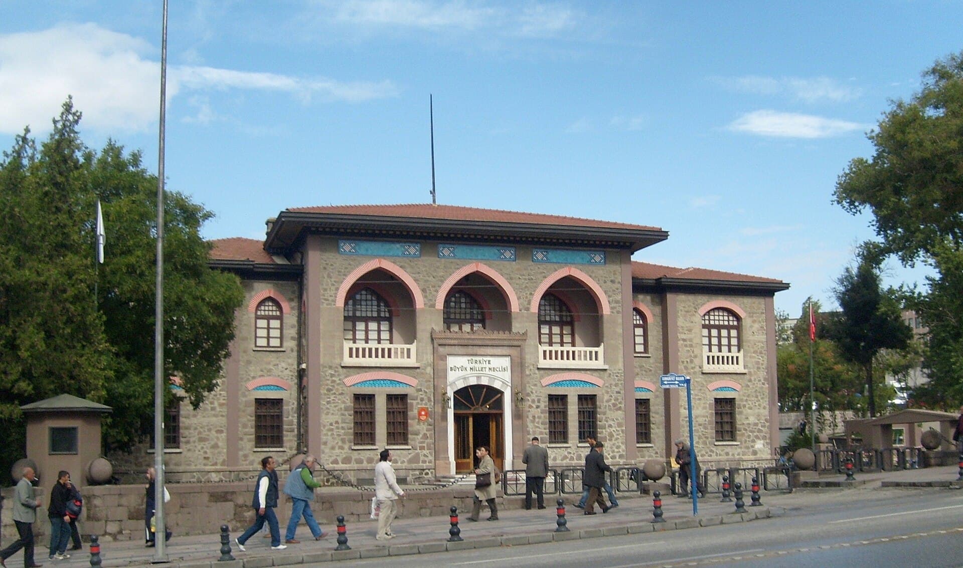 POLİTİKA