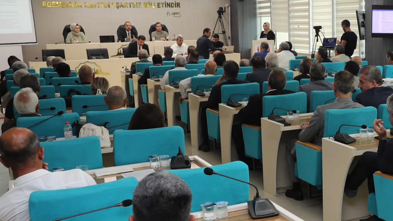 Şanlıurfa Büyükşehir Meclisi’nde Özelleştirilen 400 Dönüm İçin Dikkat Çeken Çıkış!