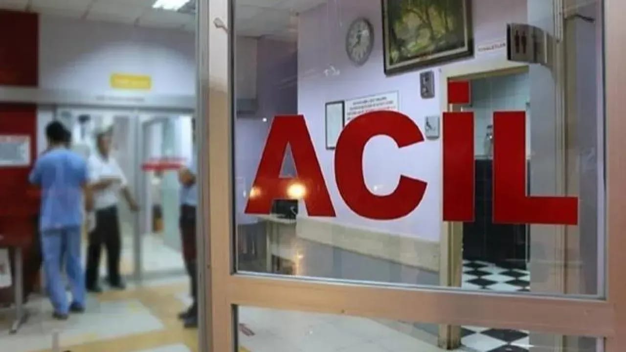 Haliliye’de Yolun Karşısına Geçen Gence Otomobil Çarptı